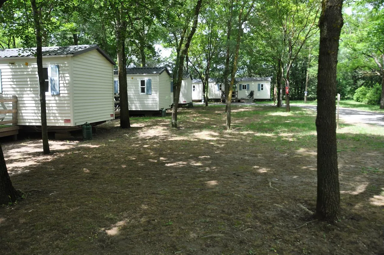 Campsite Les Rives D'Auzon Hotel Lavilledieu