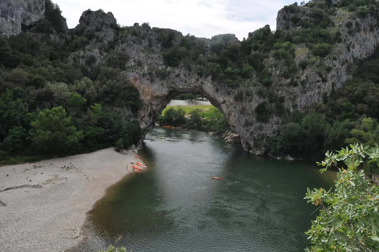 Campsite Les Rives D'Auzon Hotel Lavilledieu